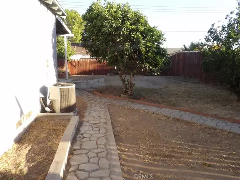 27123 Stratford St, Highland, CA 92346 photo 11