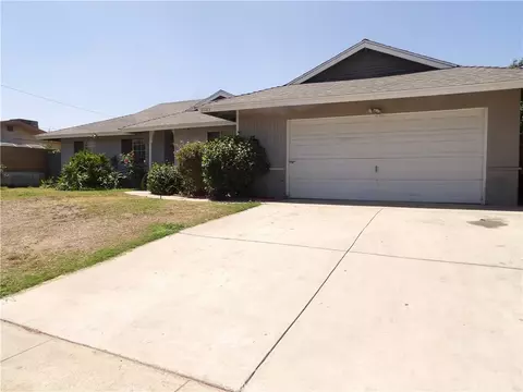 27123 Stratford St, Highland, CA 92346 photo 2