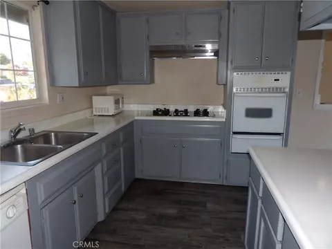 27123 Stratford St, Highland, CA 92346 photo 3
