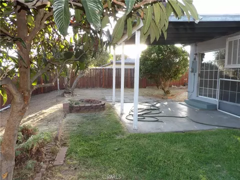 27123 Stratford St, Highland, CA 92346 photo 12