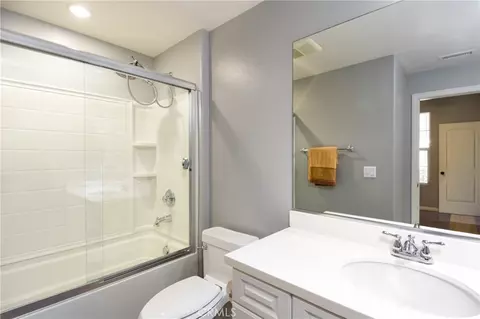 Bath - 3980 E Bethany #5, Ontario, CA 91761 photo 3 of 3
