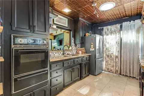 Kitchen - 40940 Pine Dr, Forest Falls, CA 92339 photo 2 of 4