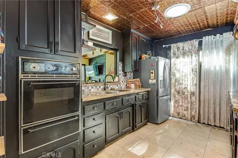 Kitchen - 40940 Pine Dr, Forest Falls, CA 92339 photo 2 of 4