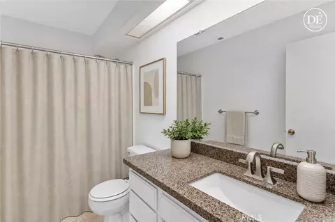 Bath - 12823 Daisy Ct, Yucaipa, CA 92399 photo 1 of 6