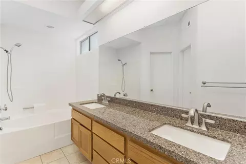 Bath - 12823 Daisy Ct, Yucaipa, CA 92399 photo 6 of 6