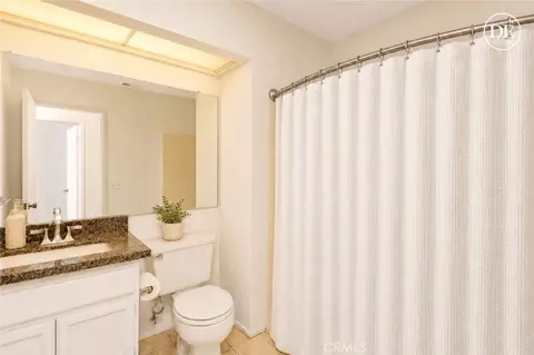 Bath - 12823 Daisy Ct, Yucaipa, CA 92399 photo 3 of 6