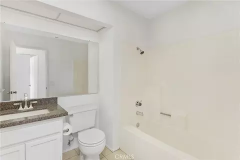 Bath - 12823 Daisy Ct, Yucaipa, CA 92399 photo 4 of 6