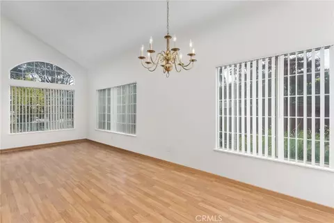 Living - 12823 Daisy Ct, Yucaipa, CA 92399 photo 5 of 9