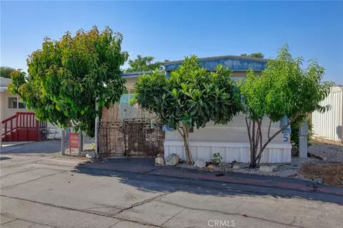 13061 2nd St #5, Yucaipa, CA 92399