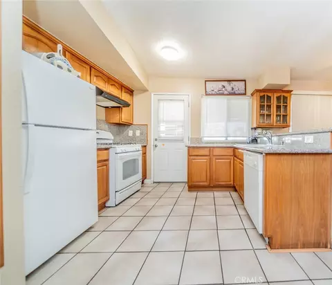 Kitchen - 1455 N Elderberry, Ontario, CA 91762 photo 1 of 2