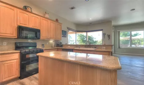 Kitchen - 17292 Bali, Riverside, CA 92504 photo 3 of 6