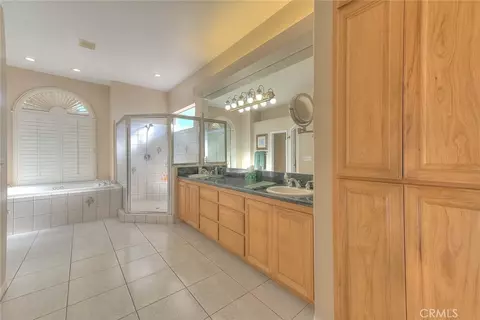 Bath - 17292 Bali, Riverside, CA 92504 photo 1 of 3