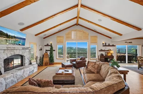 885 Del Norte, Lake Arrowhead, CA 92352