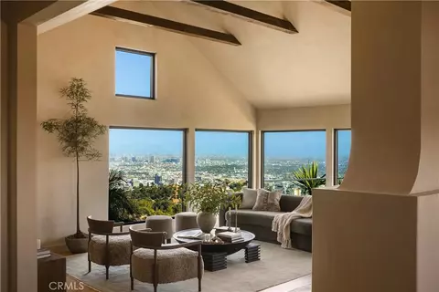 2890 Las Alturas St, Los Angeles, CA 90068