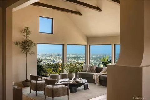 2890 Las Alturas St, Los Angeles, CA 90068