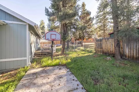 Exterior - 252 Riverside, Sugarloaf, CA 92386 photo 3 of 4