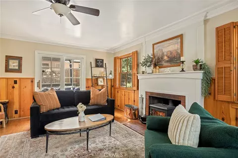 Living - 380 Hemlock, Lake Arrowhead, CA 92352 photo 3 of 5