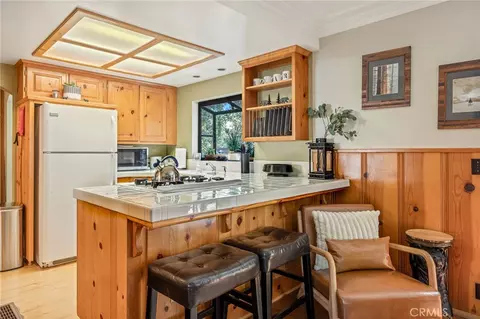 Kitchen - 380 Hemlock, Lake Arrowhead, CA 92352 photo 1 of 2