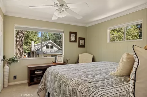 Bedroom - 380 Hemlock, Lake Arrowhead, CA 92352 photo 1 of 9