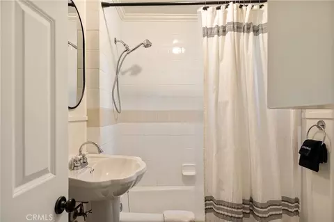 Bath - 380 Hemlock, Lake Arrowhead, CA 92352 photo 1 of 1