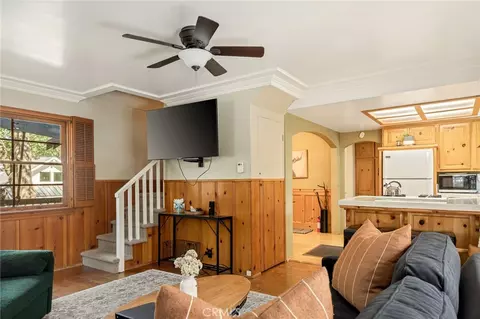 Living - 380 Hemlock, Lake Arrowhead, CA 92352 photo 5 of 5