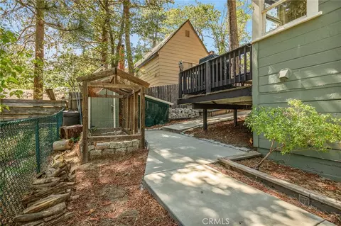 Exterior - 380 Hemlock, Lake Arrowhead, CA 92352 photo 5 of 6