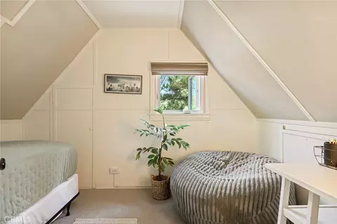 Bedroom - 380 Hemlock, Lake Arrowhead, CA 92352 photo 7 of 9