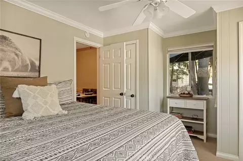 Bedroom - 380 Hemlock, Lake Arrowhead, CA 92352 photo 3 of 9