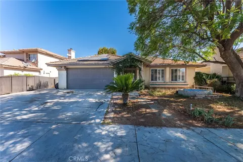 955 Peacock Dr, San Jacinto, CA 92583
