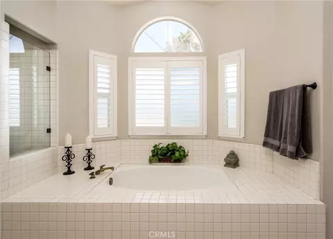 Bath - 31858 Valone, Temecula, CA 92591 photo 5 of 6