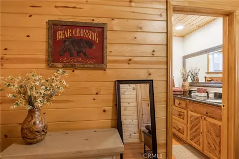 Entry Way - 40356 Cliff Ln, Big Bear Lake, CA 92315 photo 2 of 2