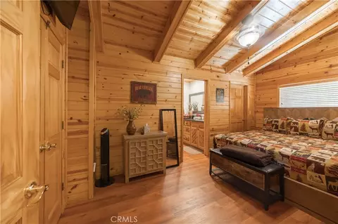 Bedroom - 40356 Cliff Ln, Big Bear Lake, CA 92315 photo 1 of 5