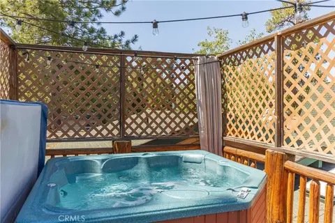 Exterior - 40356 Cliff Ln, Big Bear Lake, CA 92315 photo 7 of 8