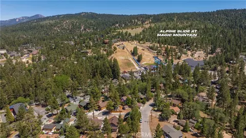 View/Area - 40356 Cliff Ln, Big Bear Lake, CA 92315 photo 4 of 5