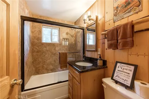 Bath - 40356 Cliff Ln, Big Bear Lake, CA 92315 photo 2 of 3