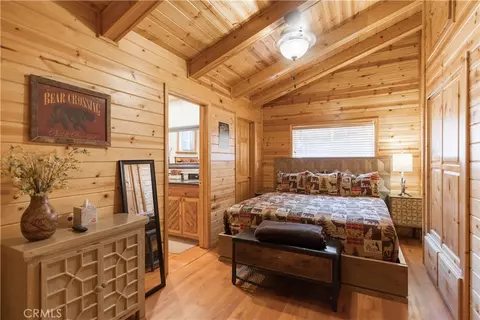 Bedroom - 40356 Cliff Ln, Big Bear Lake, CA 92315 photo 2 of 5