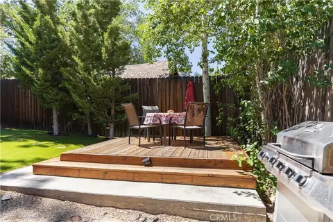 Exterior - 40356 Cliff Ln, Big Bear Lake, CA 92315 photo 6 of 8