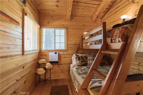 Bedroom - 40356 Cliff Ln, Big Bear Lake, CA 92315 photo 5 of 5