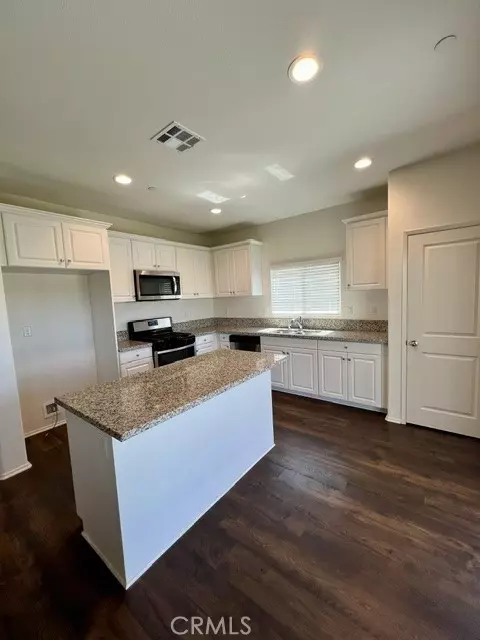 Kitchen - 264 Tanglewood Dr, Calimesa, CA 92320 photo 1 of 1