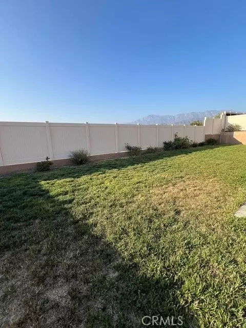 Exterior - 264 Tanglewood Dr, Calimesa, CA 92320 photo 4 of 11