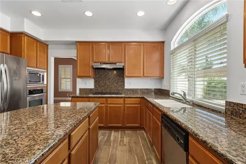 Kitchen - 34206 Dorof Ct, Wildomar, CA 92595 photo 4 of 4