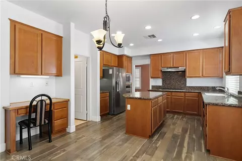 Kitchen - 34206 Dorof Ct, Wildomar, CA 92595 photo 3 of 4
