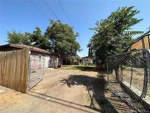515 Crawford St, Bakersfield, CA 93305