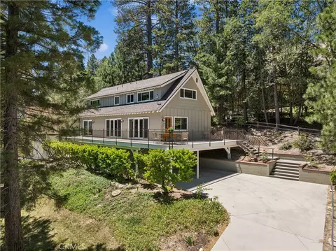 27711 Hamiltair Dr, Lake Arrowhead, CA 92352