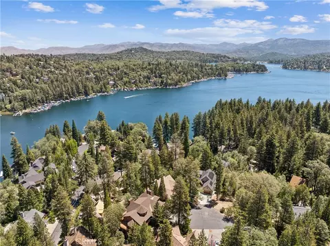 View/Area - 27711 Hamiltair Dr, Lake Arrowhead, CA 92352 photo 6 of 7