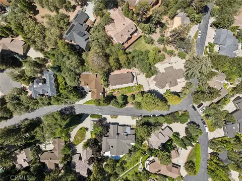 View/Area - 27711 Hamiltair Dr, Lake Arrowhead, CA 92352 photo 5 of 7
