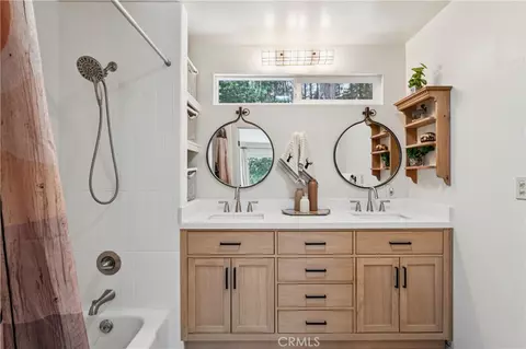 Bath - 27711 Hamiltair Dr, Lake Arrowhead, CA 92352 photo 2 of 4