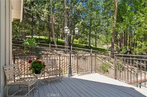 Exterior - 27711 Hamiltair Dr, Lake Arrowhead, CA 92352 photo 10 of 12