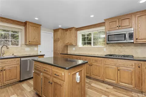 Kitchen - 39382 Prospect, Forest Falls, CA 92339 photo 1 of 2