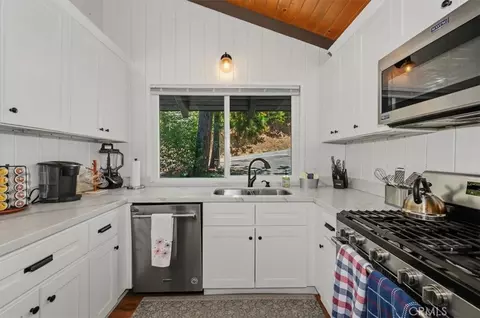 27809 N Bay, Lake Arrowhead, CA 92352 photo 11